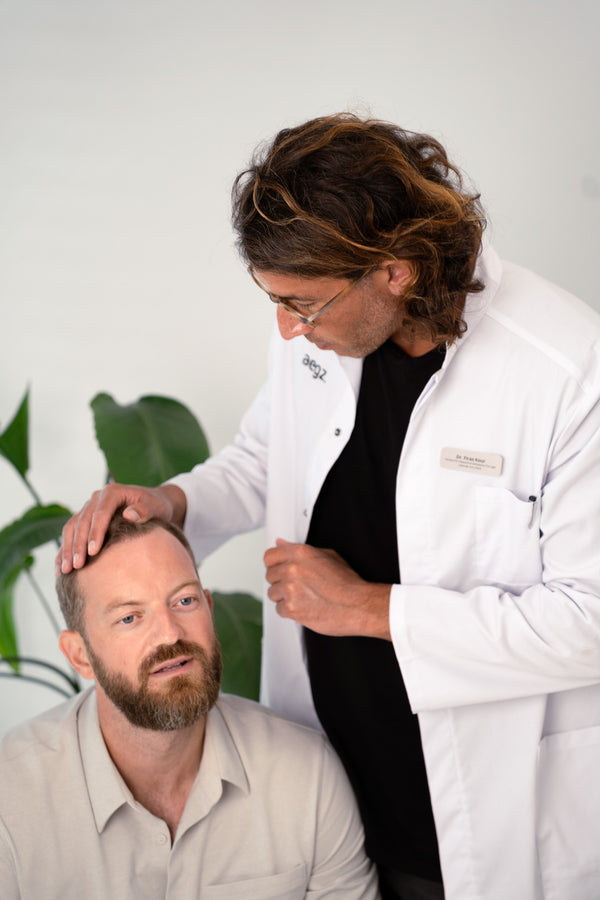 Was unterscheidet eine natürliche von einer transplantierten Haarlinie?