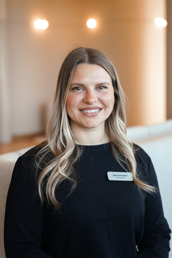 Haartechnikerin der O.C. Hairclinic