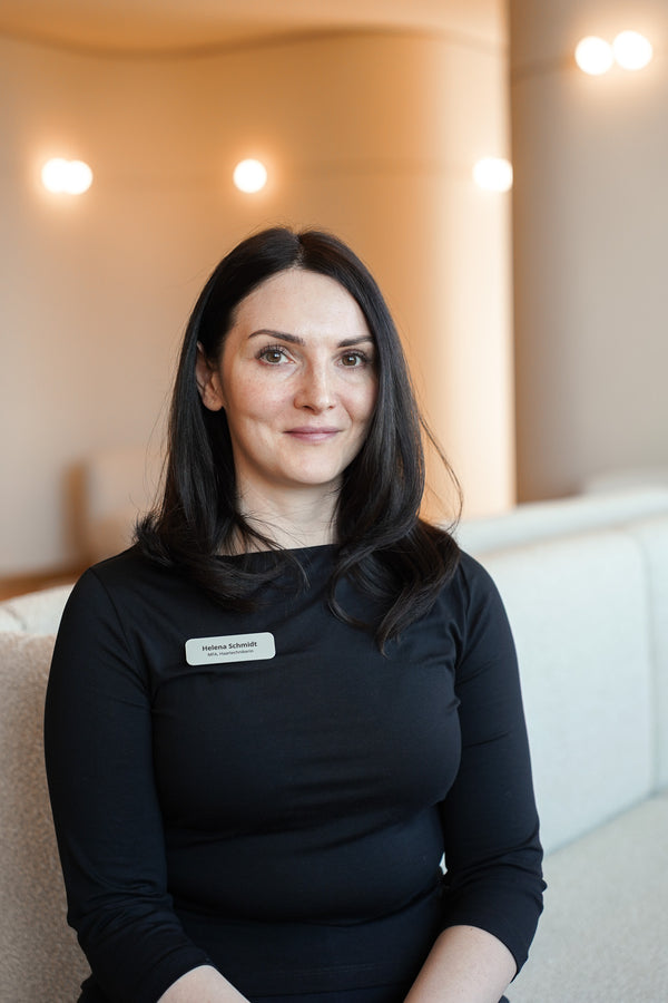 Haartechnikerin der O.C. Hairclinic